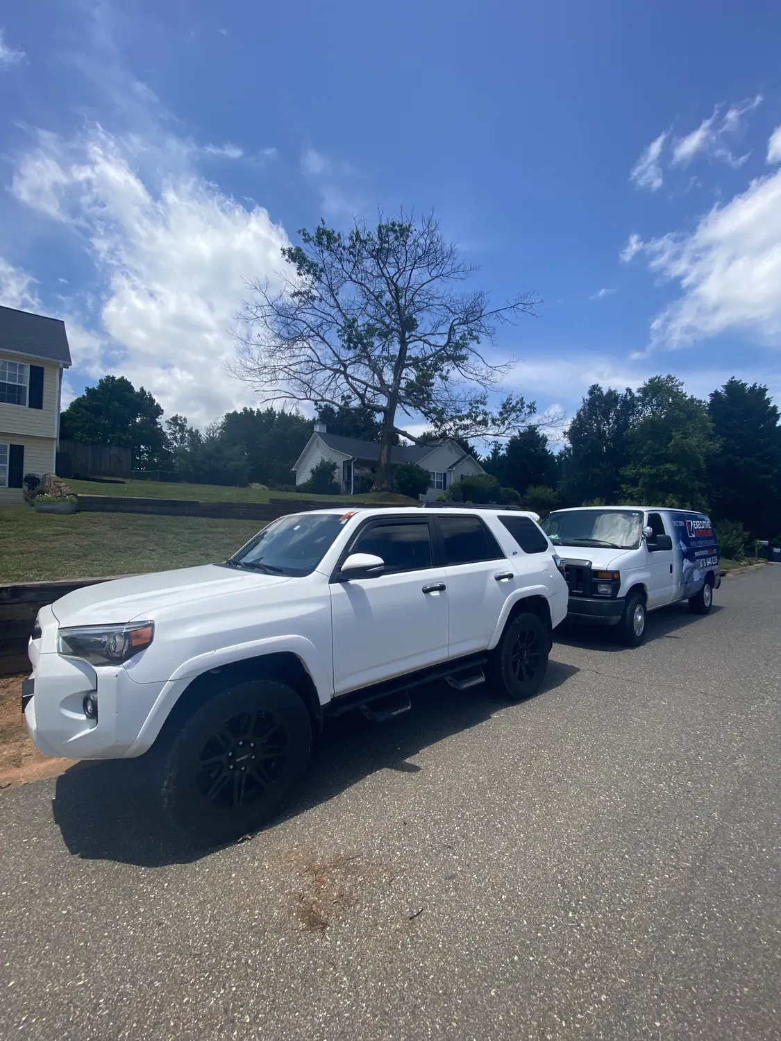 White Toyota 4Runner after a mobile windshield replacement