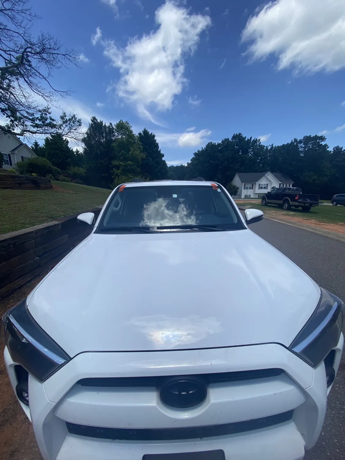 White SUV after a mobile windshield replacement